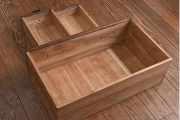 アンティーク家具　和製アンティーク　総桐材　無骨な金具が貫録を感じさせる観音開き戸のリメイクテレビボード(箪笥ローボード、リビングボード、桐箪笥、桐たんす)