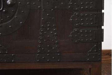 アンティーク家具　和製アンティーク　総桐材　無骨な金具が貫録を感じさせる観音開き戸のリメイクテレビボード(箪笥ローボード、リビングボード、桐箪笥、桐たんす)