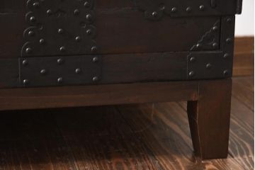 アンティーク家具　和製アンティーク　総桐材　無骨な金具が貫録を感じさせる観音開き戸のリメイクテレビボード(箪笥ローボード、リビングボード、桐箪笥、桐たんす)