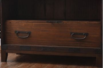 アンティーク家具　和製アンティーク　ヒノキ・桐材　無骨な金具が貫録を感じさせる観音開き戸のリメイクテレビボード(箪笥ローボード、リビングボード、桐箪笥、桐たんす)(1)