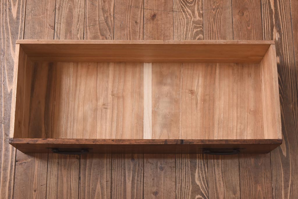 アンティーク家具　和製アンティーク　ヒノキ・桐材　無骨な金具が貫録を感じさせる観音開き戸のリメイクテレビボード(箪笥ローボード、リビングボード、桐箪笥、桐たんす)(1)