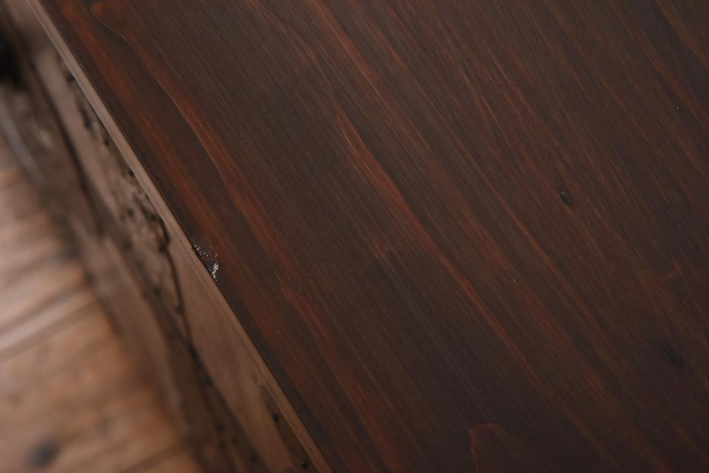 アンティーク家具　和製アンティーク　ヒノキ・桐材　無骨な金具が貫録を感じさせる観音開き戸のリメイクテレビボード(箪笥ローボード、リビングボード、桐箪笥、桐たんす)(1)