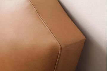 ヴィンテージ家具　フランスビンテージ　キャメル色がおしゃれなシングルソファ(1人掛けソファ)