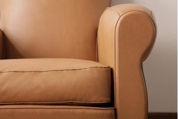 ヴィンテージ家具　フランスビンテージ　キャメル色がおしゃれなシングルソファ(1人掛けソファ)
