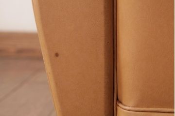 ヴィンテージ家具　フランスビンテージ　キャメル色がおしゃれなシングルソファ(1人掛けソファ)