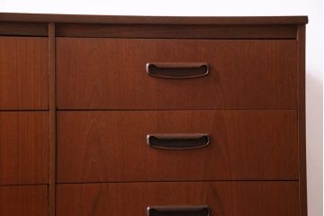 ヴィンテージ家具　北欧ビンテージ　チーク材の木肌があたたかみ感じるチェスト(引き出し)