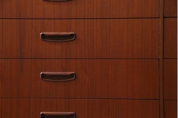 ヴィンテージ家具　北欧ビンテージ　チーク材の木肌があたたかみ感じるチェスト(引き出し)