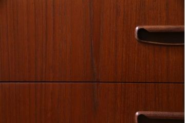 ヴィンテージ家具　北欧ビンテージ　チーク材の木肌があたたかみ感じるチェスト(引き出し)