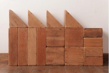 アンティーク雑貨　昭和レトロ　懐かしさ感じる大きな積み木セット【マルチ/16ヶ組】(飾り台、花台、ディスプレイ雑貨)