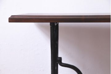 リメイク　シンガー社(SINGER)　天板ヒノキ材　お洒落な雰囲気醸し出す鉄脚ミシンテーブル(シンガーミシン、サイドテーブル、カフェテーブル)(1)