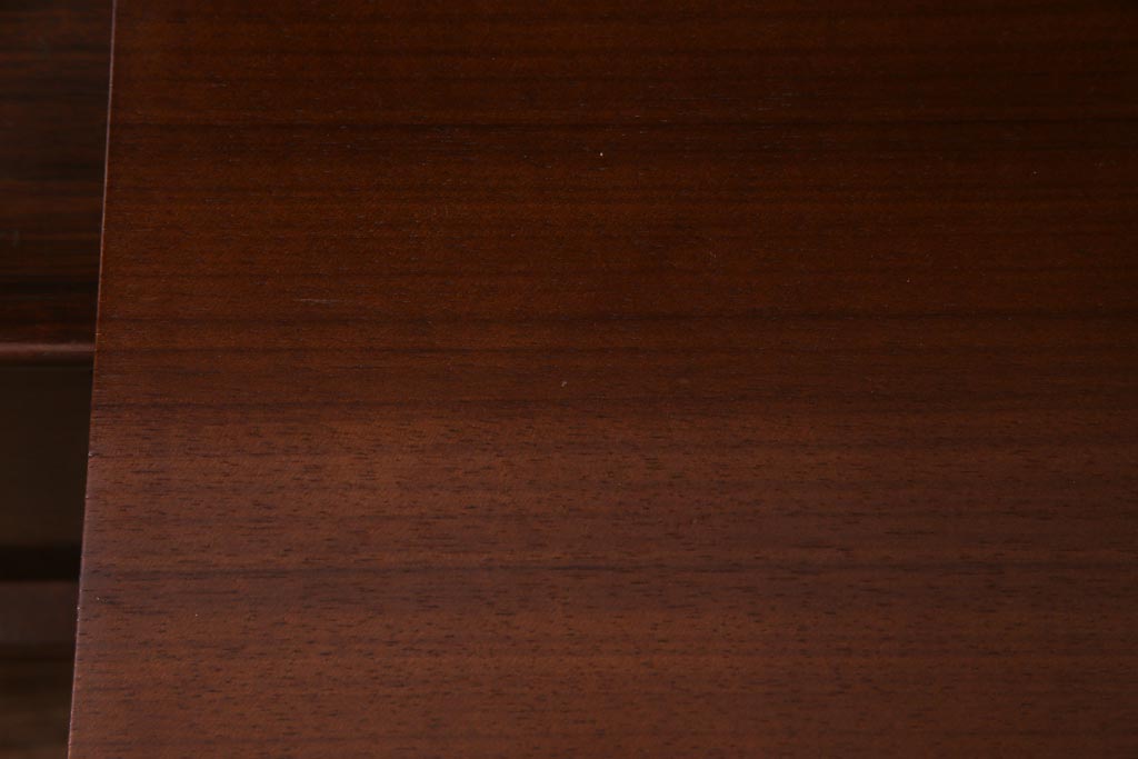 アンティーク家具　G-PLAN(ジープラン)　北欧スタイル　ガラス戸付きサイドボード(サイドキャビネット)