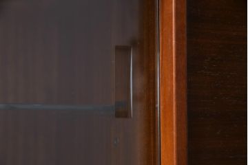 アンティーク家具　G-PLAN(ジープラン)　北欧スタイル　ガラス戸付きサイドボード(サイドキャビネット)