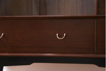 アンティーク家具　G-PLAN(ジープラン)　北欧スタイル　ガラス戸付きサイドボード(サイドキャビネット)