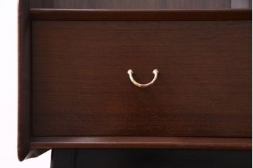 アンティーク家具　G-PLAN(ジープラン)　北欧スタイル　ガラス戸付きサイドボード(サイドキャビネット)