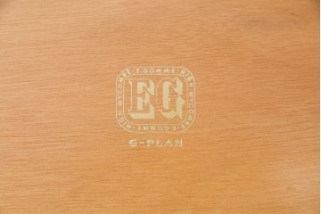 ヴィンテージ家具　北欧ビンテージ　G-PLAN(ジープラン)　BBシリーズ　シックモダンなサイドボード(リビングボード)(1)