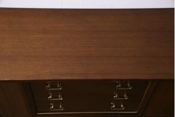 ヴィンテージ家具　北欧ビンテージ　G-PLAN(ジープラン)　BBシリーズ　シックモダンなサイドボード(リビングボード)(1)