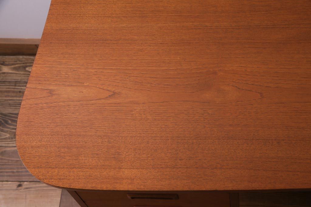 ビンテージ　北欧家具　チーク材　美しい木肌と柔らかなフォルムがお洒落なキドニーデスク(机、在宅ワーク、在宅用パートナーデスク、ヴィンテージ)