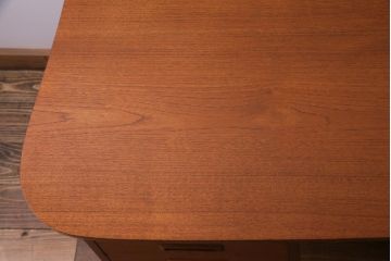 ビンテージ　北欧家具　チーク材　美しい木肌と柔らかなフォルムがお洒落なキドニーデスク(机、在宅ワーク、在宅用パートナーデスク、ヴィンテージ)