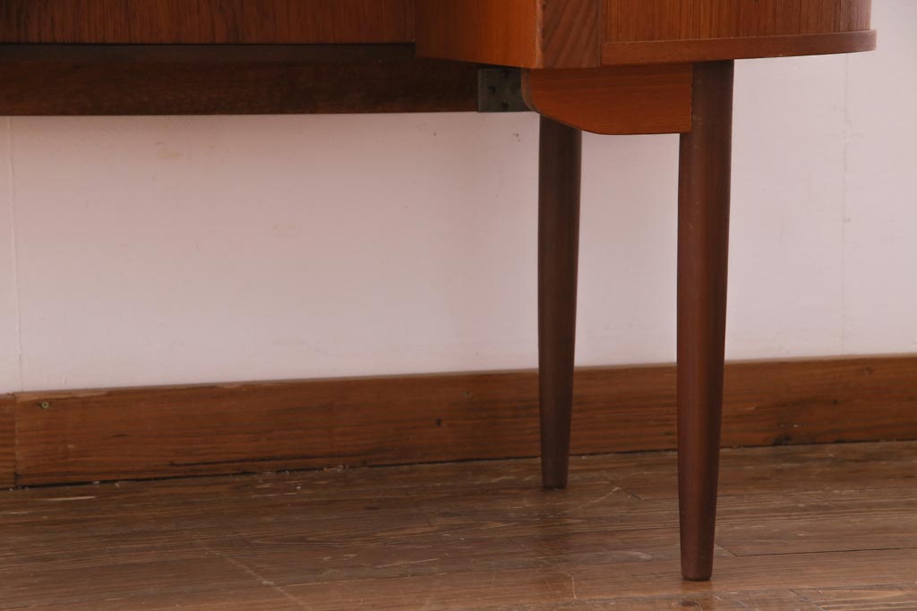 ビンテージ　北欧家具　チーク材　美しい木肌と柔らかなフォルムがお洒落なキドニーデスク(机、在宅ワーク、在宅用パートナーデスク、ヴィンテージ)