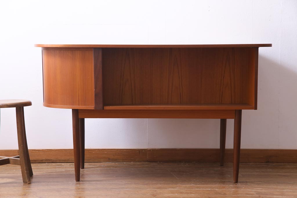 ビンテージ　北欧家具　チーク材　美しい木肌と柔らかなフォルムがお洒落なキドニーデスク(机、在宅ワーク、在宅用パートナーデスク、ヴィンテージ)