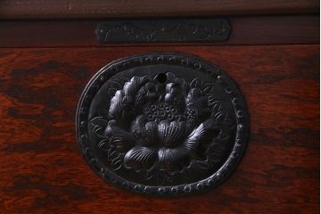 伝統民芸　岩谷堂箪笥　天板リメイク・栗無垢材　重厚かつ上品な衣装箪笥(チェスト、引き出し)