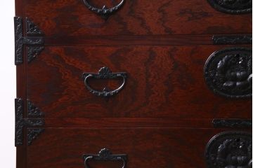 伝統民芸　岩谷堂箪笥　天板リメイク・栗無垢材　重厚かつ上品な衣装箪笥(チェスト、引き出し)