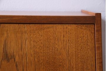 ヴィンテージ家具　北欧ビンテージ　チーク材　細身の脚がおしゃれなライティングビューロー(簿記机、在宅ワーク、在宅用デスク)