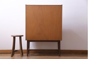 ヴィンテージ家具　北欧ビンテージ　チーク材　細身の脚がおしゃれなライティングビューロー(簿記机、在宅ワーク、在宅用デスク)