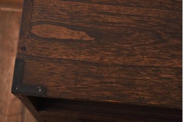 アンティーク家具　和製アンティーク　総桐材　凝った作りの銅金具が趣き深い小箪笥(小引き出し、収納棚、戸棚、桐箪笥、桐たんす)