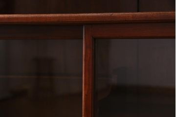 アンティーク家具　和製アンティーク　三方ケヤキ材　上手物!　丁寧な作りが美しい漆塗りの茶箪笥(茶棚、飾り棚)