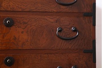 アンティーク家具　上手物!　前面ケヤキ玉杢材　黒柿材　漆塗り　三方ケヤキの高級重ね箪笥(和タンス、引き出し)