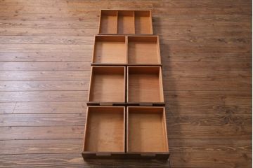 ヴィンテージ家具　イギリスビンテージ　Uniflex Furniture　ウォールナット　木のぬくもり感じる北欧スタイルの両袖デスク(机、在宅ワーク、在宅用作業台、サイドボード)