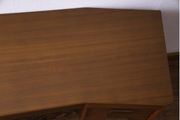 ヴィンテージ家具　イギリスビンテージ　Uniflex Furniture　ウォールナット　木のぬくもり感じる北欧スタイルの両袖デスク(机、在宅ワーク、在宅用作業台、サイドボード)