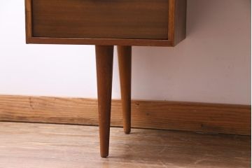 ヴィンテージ家具　イギリスビンテージ　Uniflex Furniture　ウォールナット　木のぬくもり感じる北欧スタイルの両袖デスク(机、在宅ワーク、在宅用作業台、サイドボード)