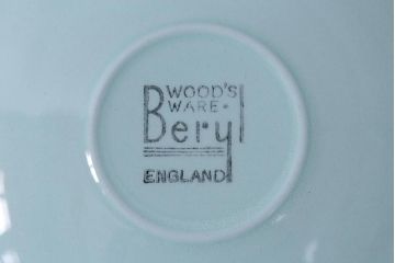 イギリスビンテージ　Woods ware(ウッズウエア)　Beryl(ベロル)　レトロなトリオ2客セット(カップ&ソーサー、プレート)(2)