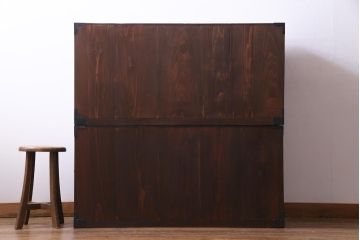 アンティーク家具　和製アンティーク　前面ケヤキ材　鳥モチーフの金具が可愛らしい重ね二本松箪笥(引き出し、衣装箪笥)