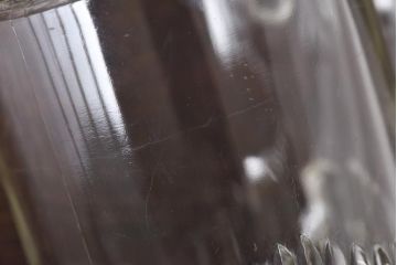 アンティーク雑貨　イギリスビンテージ　繊細なカットが目を引くガラスピッチャー(ジャグ、水差し)
