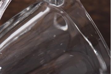 アンティーク雑貨　イギリスビンテージ　上品な雰囲気が漂うガラスピッチャー(ジャグ)