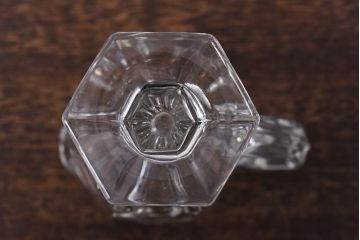 アンティーク雑貨　イギリスビンテージ　上品な雰囲気が漂うガラスピッチャー(ジャグ)
