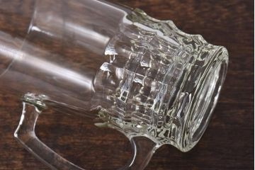 アンティーク雑貨　イギリスビンテージ　シンプルかつ上品なデザインのガラスピッチャー(ジャグ、水差し)