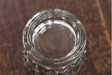 アンティーク雑貨　イギリスビンテージ　シンプルかつ上品なデザインのガラスピッチャー(ジャグ、水差し)