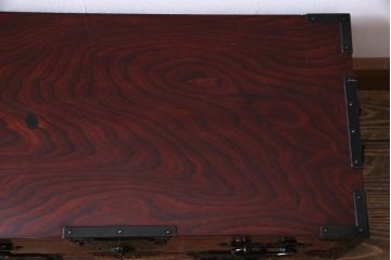 中古　仙台箪笥　熊野洞　ケヤキ材　玉杢　繊細かつ迫力溢れる金具が魅力の整理箪笥(ローボード)