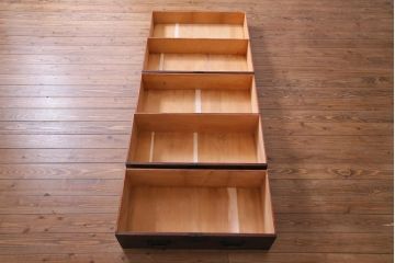 アンティーク家具　明治大正期　前面桐材　巾着金具付き　繊細な職人技が光る貫録のある松本箪笥(衣装箪笥、桐箪笥、桐たんす)