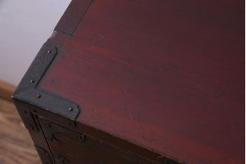 アンティーク家具　明治大正期　前面桐材　巾着金具付き　繊細な職人技が光る貫録のある松本箪笥(衣装箪笥、桐箪笥、桐たんす)