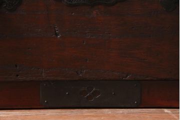 アンティーク家具　明治大正期　前面桐材　巾着金具付き　繊細な職人技が光る貫録のある松本箪笥(衣装箪笥、桐箪笥、桐たんす)