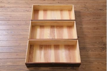 アンティーク家具　昭和初期　漆塗り　ケヤキ材　上品な和の空間を演出するリメイク箪笥ローボード(リビングボード、衣装箪笥)