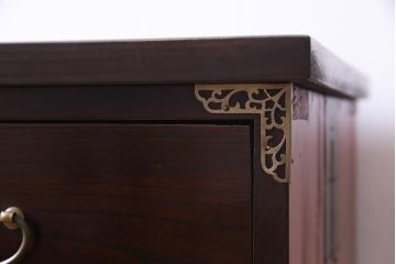 アンティーク家具　昭和初期　漆塗り　ケヤキ材　上品な和の空間を演出するリメイク箪笥ローボード(リビングボード、衣装箪笥)