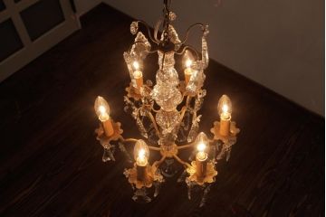 フランスアンティーク　クリスタルガラスがまばゆく煌めくシャンデリア(6灯、天井照明、吊り下げ照明)