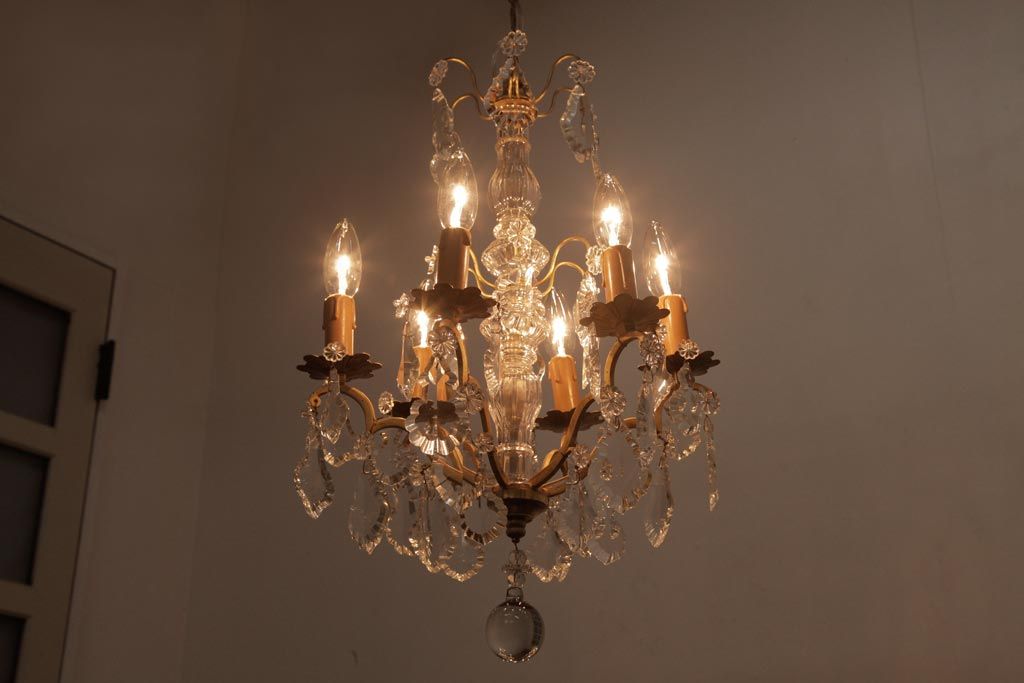 フランスアンティーク　クリスタルガラスがまばゆく煌めくシャンデリア(6灯、天井照明、吊り下げ照明)