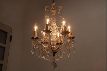 フランスアンティーク　クリスタルガラスがまばゆく煌めくシャンデリア(6灯、天井照明、吊り下げ照明)